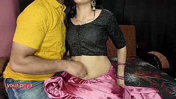 गर्म माँ ने अपने जवान बेटे की लंड चूसकर और चुदाई करके अपनी बेहोश करने वाली कामना की आग बुझाई