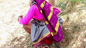 मेरी ससुराल वाली को खेत में चोदते हुए वायरल वीडियो