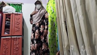 Guru Panas Melihat Muridnya Lagi Asyik Ngewe Sendiri, Lalu Diajak Main Bareng Sampai Puas.