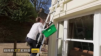Kayla Wild’s Filthy Cash-for-cock Deal: Two Window Washers Give The Horny Homeowner The Double Dicking She’s Been Craving