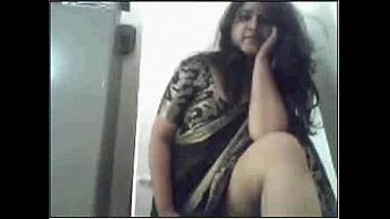 Saucy Indian Aunty Peeling Off Her Clothes