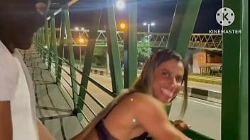 Casada Dando O Show Na Rua, Luzes Acesas E Todo Mundo Vendo Ao Vivo
