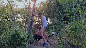 Levei A Sobrinha Da Faxineira Grávida Para O Matagal E A Fodi Até Ela Gemer De Tesão