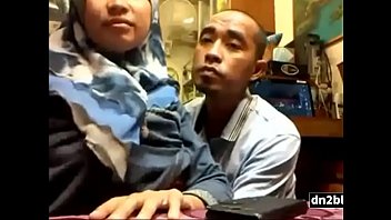 Skilled Malay Hijabi’s Sensual Mouth Action
