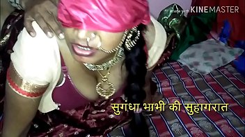 (हिन्दी ऑडियो) इस वीडियो में देखिए कैसे एक हाई प्रोफाइल रांड अपने पति के साथ सुहागरात में गर्म माहौल बनाती है, जिससे आपका खड़ा लंड बिना रुके पानी छोड़ने लगेगा!
