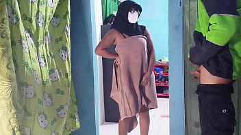 Ojol Pengantar Makanan Menangkapku Lagi Asyik Main Jari