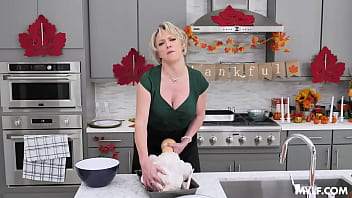 Sizzling Milf’s Dinner Delight
