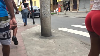 Morena De Bunda Grande Indo Rebolando Gostoso No Motel.