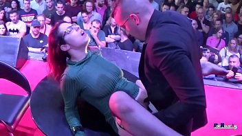 Uncensored Exhibition: Zenda’s Voluptuous Curves Ravaged By A Massive Cock In Public