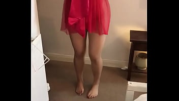 Sizzling Desi Beauty’s Seductive Dance Moves