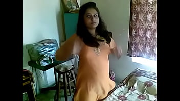 Sizzling Indian Bhabhi Gets Naughty With Her Office Colleague In Bed