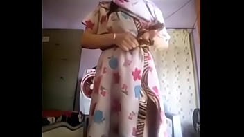 Sizzling Tamil Beauty Strips Bare In Steamy Video