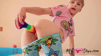 Innocent Young Thing Getting Herself Off