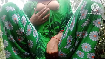 गर्म भाभी ने जंगल की गहराई में अपना रस बहाया