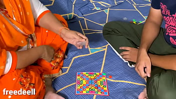 Ludo Khelte Hue Bhabhi Ke Saath, Jeetne Wala Maza Le