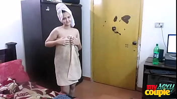 Sonia Bhabhi’s Steamy Post-bath Moans With Audio