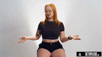 Intimate Exploration: Redheaded Pawg Emma Magnolia’s Intense Solo Climax Uncovered