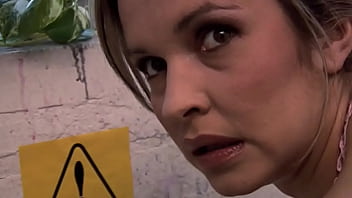 Fottuta A Pecorina In Un Bagno Pubblico Da Un Estraneo Che Mi Ha Scopata Come Una Troia