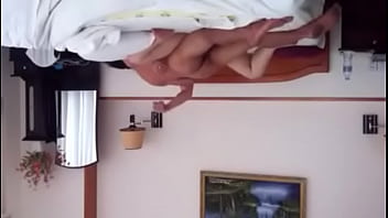 Cô Nàng Hai Con Lên Giường Với Tình Nhân