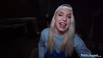 Pizza Delivery Babe With Massive Natural Tits Gets Her Soaking Cunt Stuffed By A Public Agent