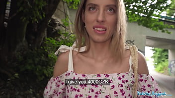 Sultry Vixen With The Most Tempting Backside Gets Naughty In A Public Park For All To See.