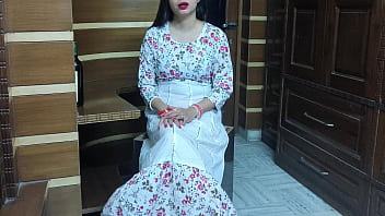 सुतेले भैया ने चोदकर दिया चुदाई का असली मज़ा, सारा भाभी को चीख़ते छोड़ा हिंदी ऑडियो में