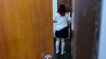 Mi Perverso Padrastro Se Deleita Con Mi Inocencia Cuando Estamos Solos En Casa