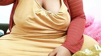 Curvy Bengali Bhabhi With Luscious Tits