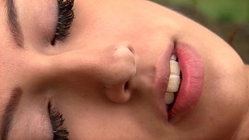 Sizzling Hot Brunette Kitty Jane Teasing Her Shaved Pussy Under The Open Sky