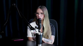 De Modelo A Demitida Por Provocação, Gravou Pornô Quente Com A Família Apoiando, E Quando Arregaçou Com Mulheres… – Naty Varga (sheer/red)