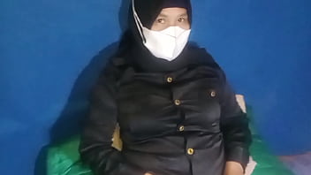 Satpam Wanita Gatel Colmek Sampai Muncrat Deras