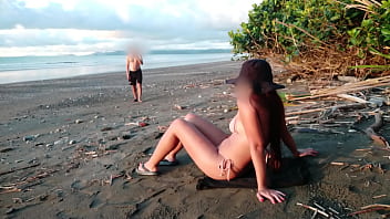 Me Follaron En La Playa Por Un Desconocido, Porno Real Y Salvaje