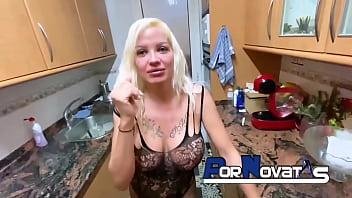 Madre Española Caliente Es Pillada En La Cocina Follando Con Una Enorme Polla Española Del Actor Porno Victor Bloom