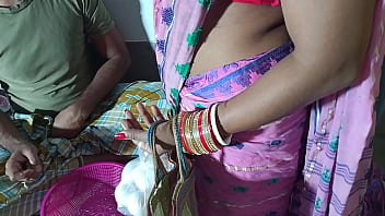अकेली भाभी को अंडे बेचने वाले ने घर में जबरदस्त चोदा