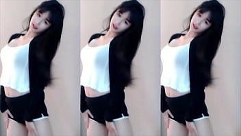 Cô Nàng Trung Hoa Rên Rỉ Thăng Hoa Trên Tàu Lượn Siêu Tốc