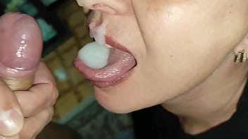 Hour-long Cum Drenching: Amateur Milfs Gagging On Hot Loads And Taking Deep Creampies