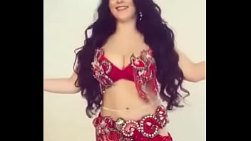 The Most Hypnotic, Body-rolling Arabic Dance You’ve Ever Laid Eyes On