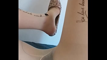 黑丝缠绕的极致魅惑，撩拨你每一寸敏感神经
