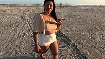 Lambuzando O Cu Na Praia: Enrabada Gostosa Ao Ar Livre