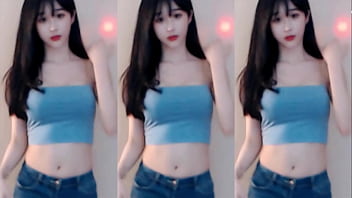 Em Gái Trung Hoa Nhảy Múa Quyến Rũ đến Phai Nhòa Cả Sắc Màu