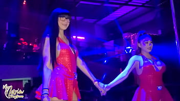 Espectáculo Salvaje En El Barón Rojo: Sexo En Vivo Y Chorros De Placer
