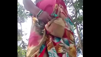Desi Roshni Bhabhi Flaunting Her Luscious Curves And Tempting Assets