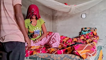 Mami Ki Geeli Chut Aur Bhanje Ka Mota Lund… Phone Pe Jawani Bhadkayi, Bade Land Se Chudai Ki Raat Machayi