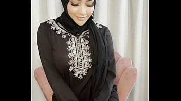 Yasmina Khan’s Ramadan Rendezvous: A Forbidden Toy Teases Her Tempting Body