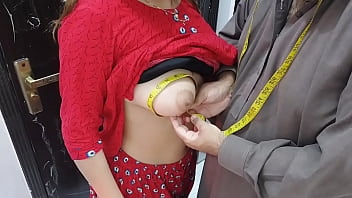 Desi Gaon Ki Chikni Biwi Ka Chhed Chhota Karne Wala Darzi, Kapde Silai Ke Badle Uski Chut Aur Gaand Ka Maza Le Raha Hai, Garam Hindi Awaz Mein