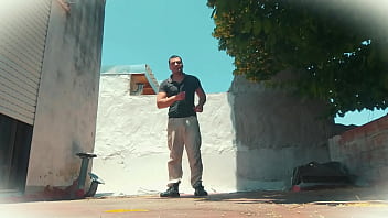 Bare And Bold: A Sweaty Salsa Solo Under The Sun – Muscled Men Unleashed