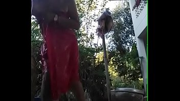 Sultry Desi Bhabhi’s Steamy Bathroom Reveal