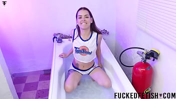 Sultry Soak: Lola Yessica Bunny’s Week 45 Bathtub Fantasy Unleashed