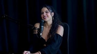Despindo Os Tabus, Com Medo De Vazar, Consulta A Mãe Até Na Cama, Mas Nunca Entrou Num Swing – Sweet Karolzinha (assista Em: Transparente/vermelho)