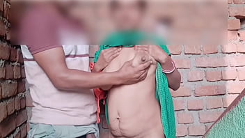 Desi Beauty Gets Wild And Wet